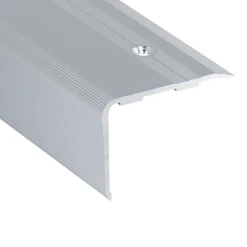 Nez De Marche Strié Percé Jupe Large Alu Incolore 48 X 34 Mm Longueur 3 Mètres Romus 15003 -Boutique du manoir 1500